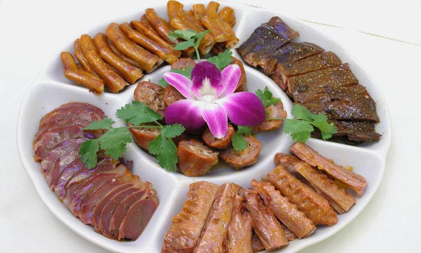 成都鹵菜培訓(xùn)之火爆現(xiàn)撈在哪里學(xué)? 成都鹵菜培訓(xùn)之火爆現(xiàn)撈在哪里學(xué)?