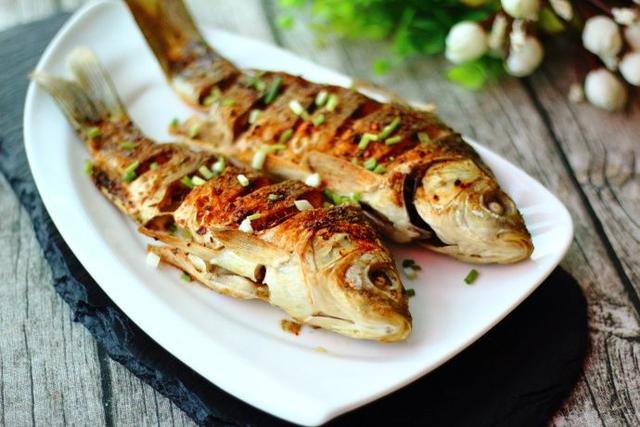 好吃到停不下筷子的香酥烤魚(yú)，做法簡(jiǎn)單，少油少鹽，吃起來(lái)更健康