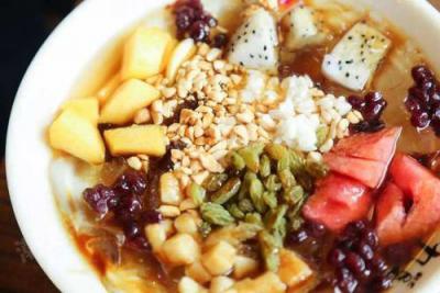 如果想迅速清涼解渴，就學學這道自制冰粉的做法吧