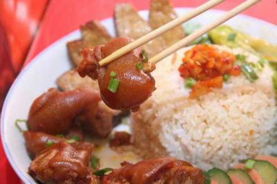 短期豬腳飯技術培訓班哪里一對一教學？實操間反復練習