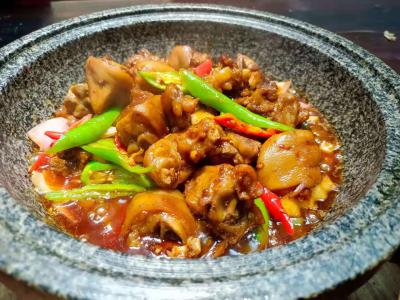 干鍋底料技術(shù)培訓哪里靠譜？干鍋技術(shù)培訓學校