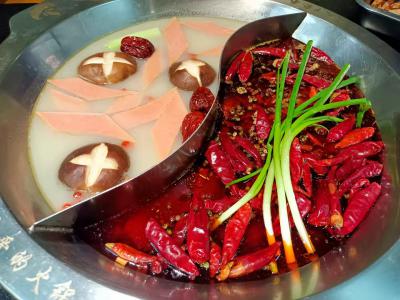  重慶火鍋技術(shù)培訓(xùn)需要多長(zhǎng)時(shí)間？短期火鍋技術(shù)培訓(xùn)學(xué)校