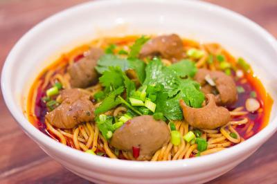 培訓(xùn)川味面食技術(shù)班,四川有哪些培訓(xùn)面食機(jī)構(gòu)？