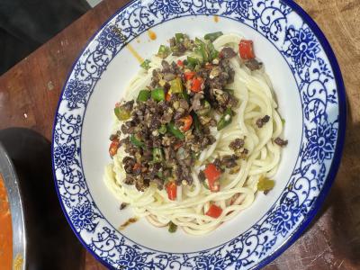 如何選擇面食培訓(xùn)學(xué)校？師資力量與教學(xué)內(nèi)容全面性至關(guān)重要